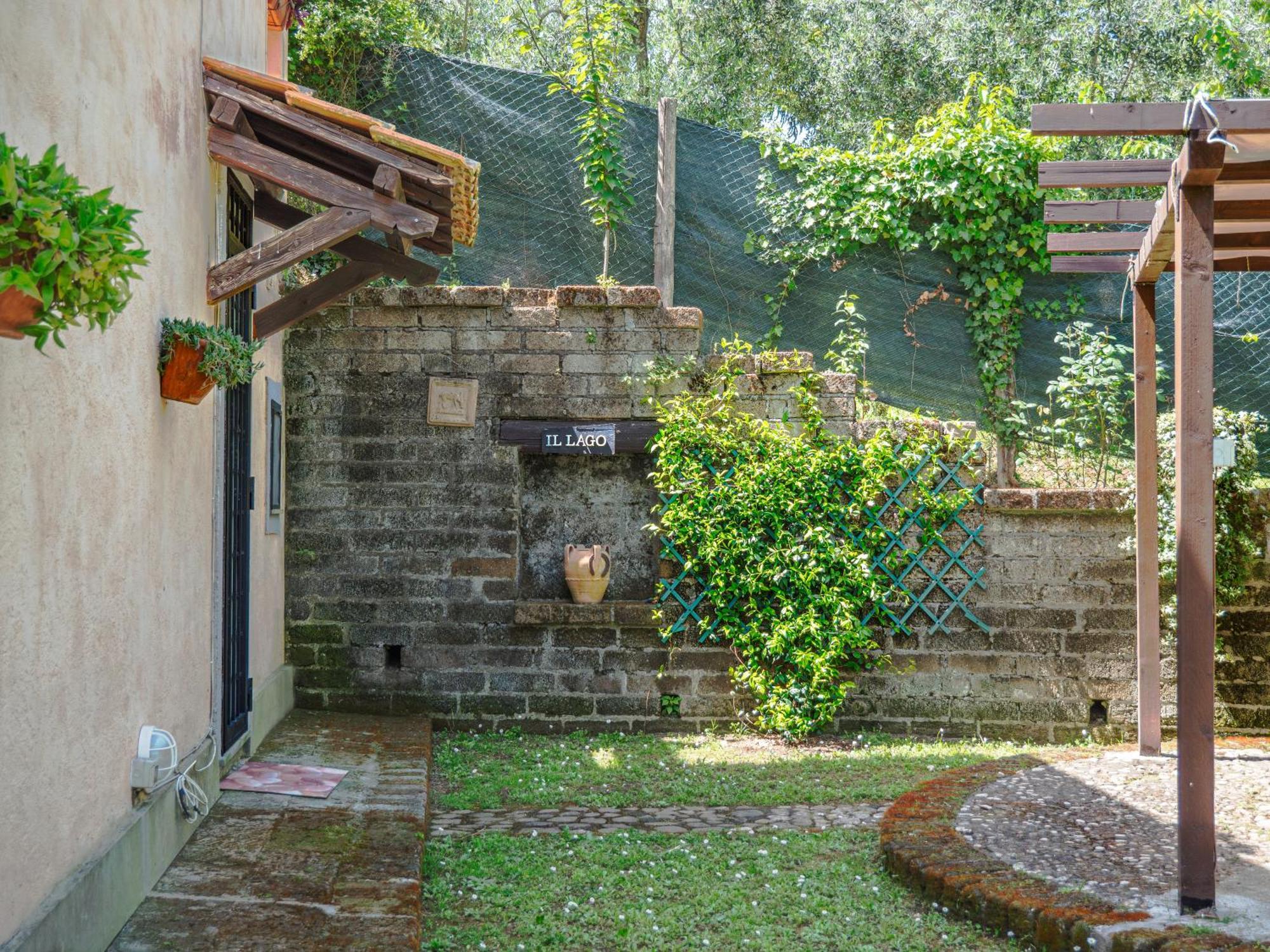 il lago Bracciano  Esterno foto